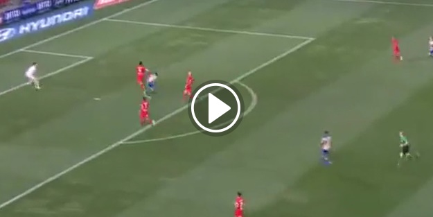 Kaleci canı pahasına kurtardı!