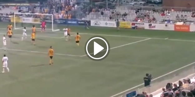 Kaleciden inanılmaz kurtarışlar!