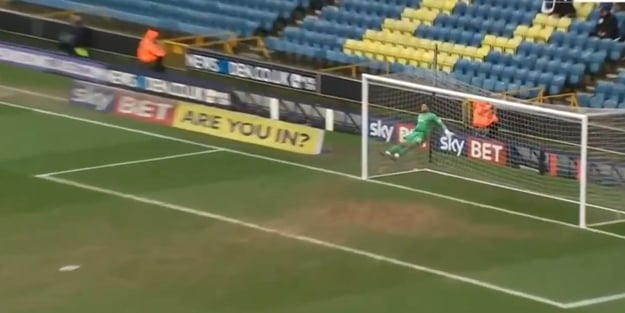 Kaleciden muhteşem kurtarış!