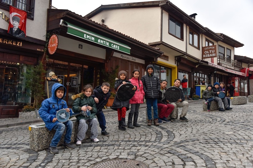 Kale’nin çocuklarından ritim grubu 