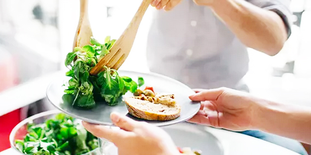 Kalori değil porsiyon hesabı bunu yapın avuç içi kadar et, 5-6 kaşık karbonat tüketin
