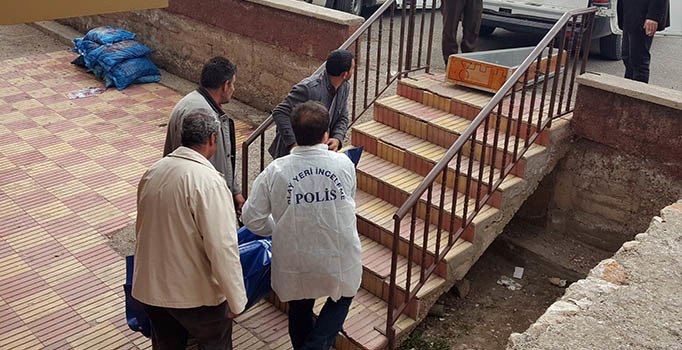 Kalp hastası adam evinde ölü bulundu