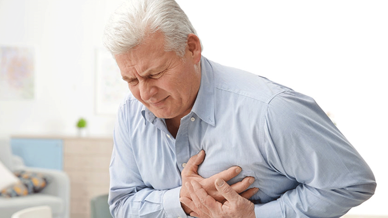 Kalp krizi belirtileri nelerdir? Kalp krizi anında ne yapılmalı? Kalp krizi nasıl geçer? Uzmanı cevapladı