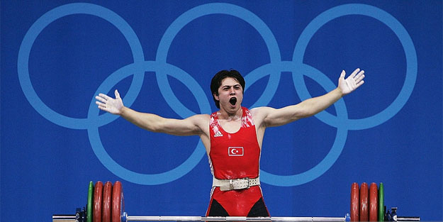 Dünya şampiyonu milli sporcu yoğun bakımda