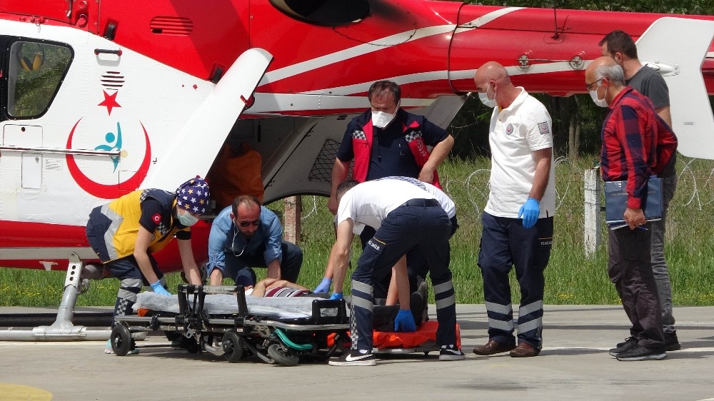 Kalp krizi geçiren şahıs ambulans helikopterle hastaneye yetiştirildi 
