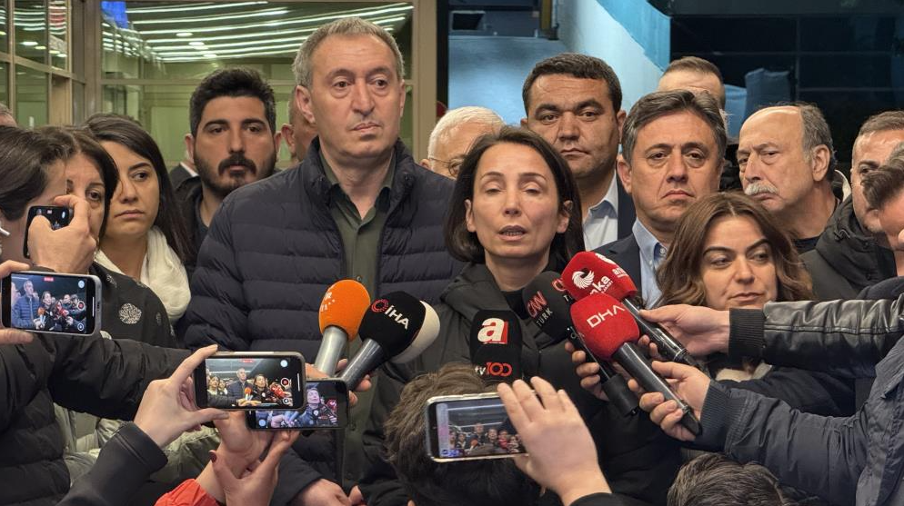 Kalp krizi geçiren Sırrı Süreyya Önder’e hastanede ziyarette bulundu