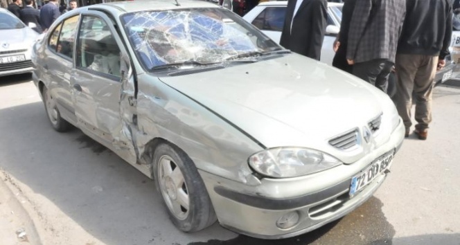 Kalp krizi geçiren sürücü kaza yaptı: 3 yaralı