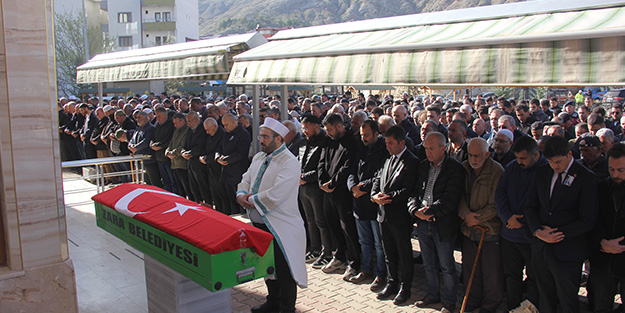 Kalp krizi sonucu vefat eden milli eğitim müdürü defnedildi