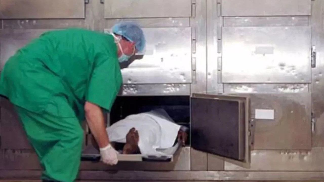 Kalp krizinden ölen adam bir anda dirildi!