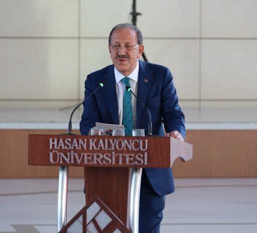 Kalyoncu: Kendinize ve ülkenize değerler katın