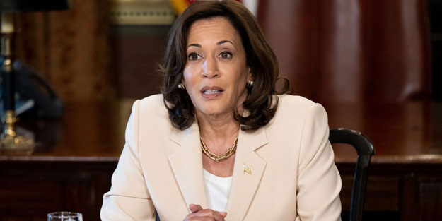 Kamala Harris başkan adayı olmak için yeterli oyu aldı