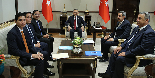 Kamboçyalı bakandan Cumhurbaşkanı Yardımcısı Oktay'a ziyaret