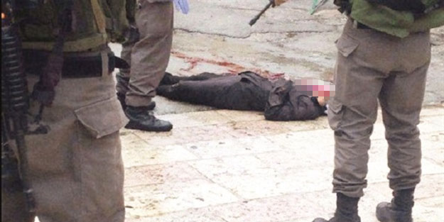 İsrail askeri 2 genci başından vurarak infaz etti