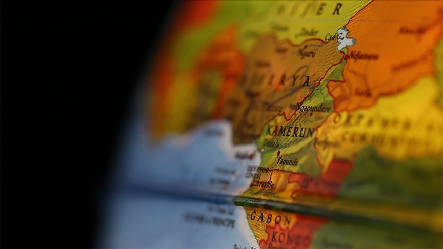 Kamerunlulardan gençlerini ordusuna katmak isteyen Fransa'ya tepki
