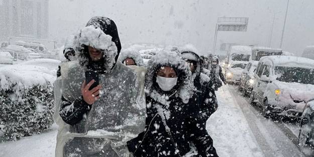 Kamu çalışanları bugün izinli mi? Hangi kamu çalışanı izinli sayılacak?