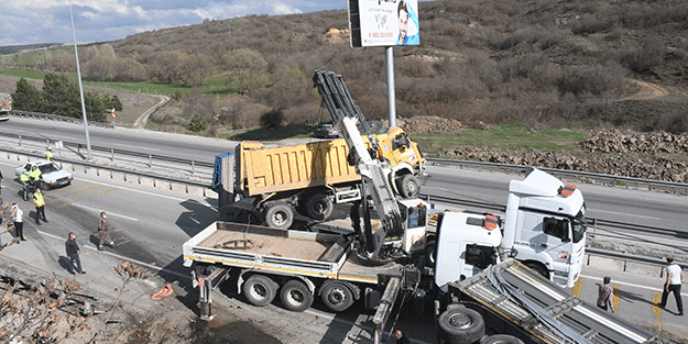 Kamyon ile tır çarpıştı! Samsun-Ankara kara yolunda trafik durma noktasına geldi