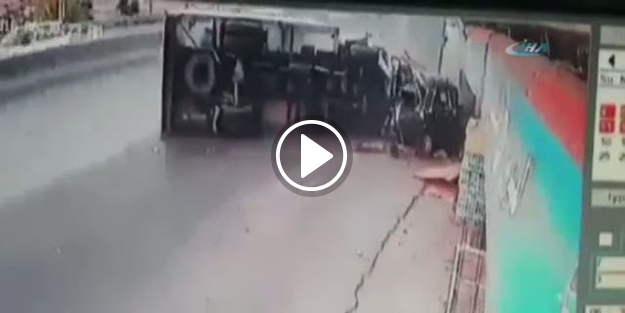 Kamyon otomobili ezdi