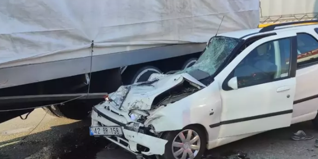 Kamyona ok gibi saplandı! Konya'daki feci kazada 3 kişi hayatını kaybetti