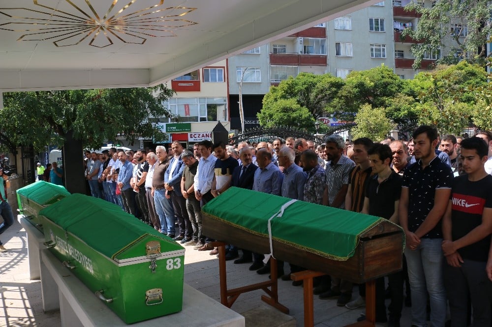 Kamyonda yanarak hayatını kaybeden 3 kişi toprağa verildi 