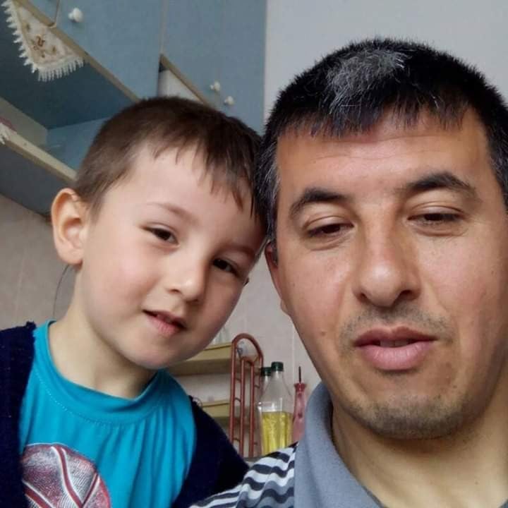 Kamyonet çocuğu ezdi 