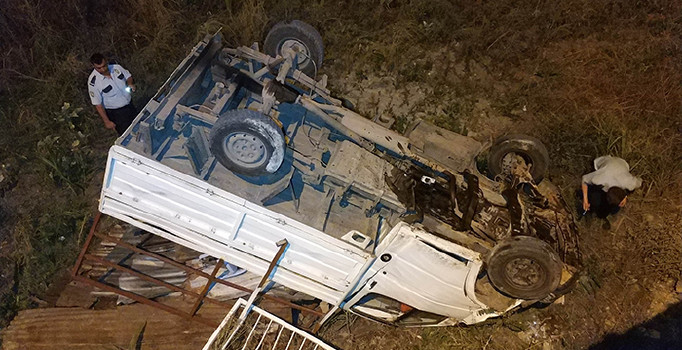 Samsun'da kamyonet şarampole yuvarlandı, yaralanan sürücü kaçtı
