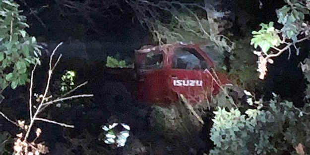 Kamyonet uçuruma devrildi!