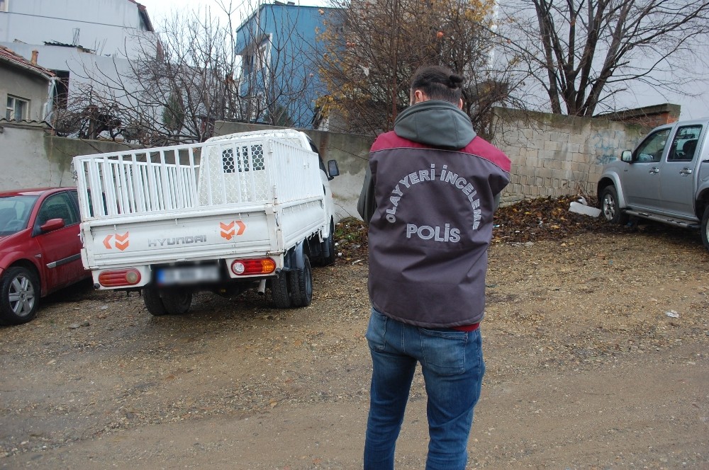Kamyonete aldığı yeni aküyü çaldılar 