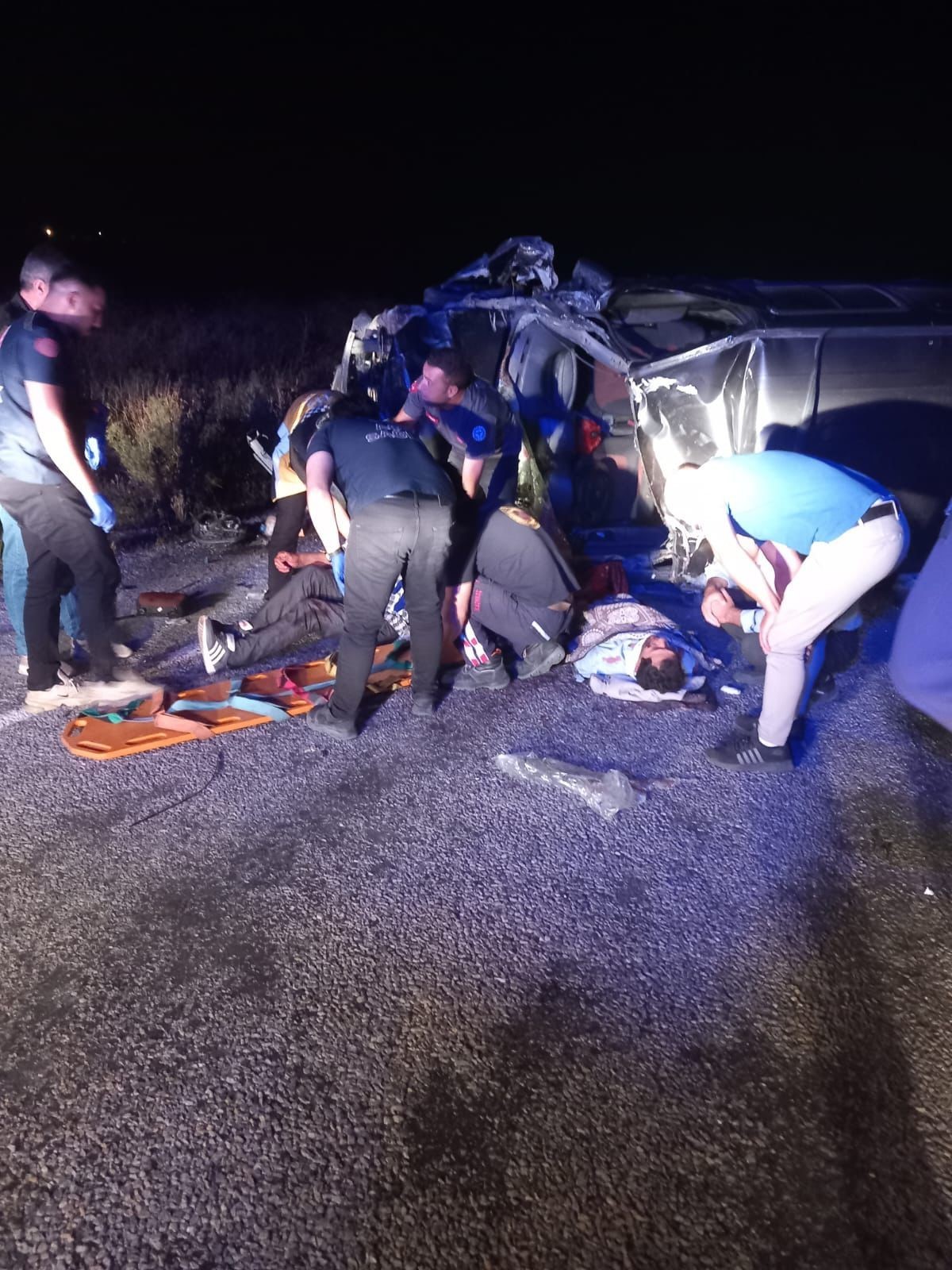 Kamyonetle traktör çarpıştı