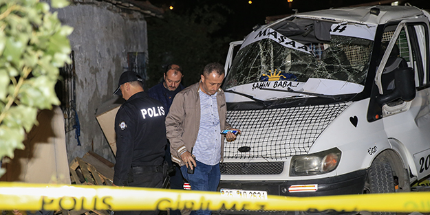 Kamyonette çakmak gazı tüpü patladı, 3 çocuk yaralandı