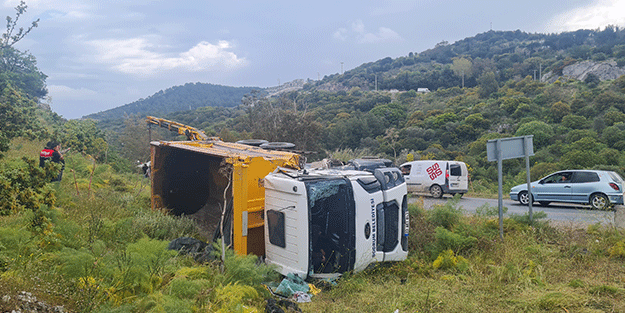 Kamyonla vidanjör çarpıştı: 3 yaralı