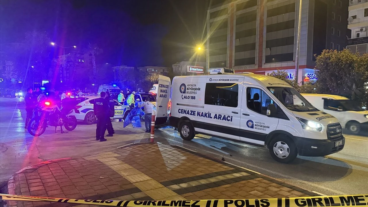 Kamyonun çarptığı motosikletli hayatını kaybetti