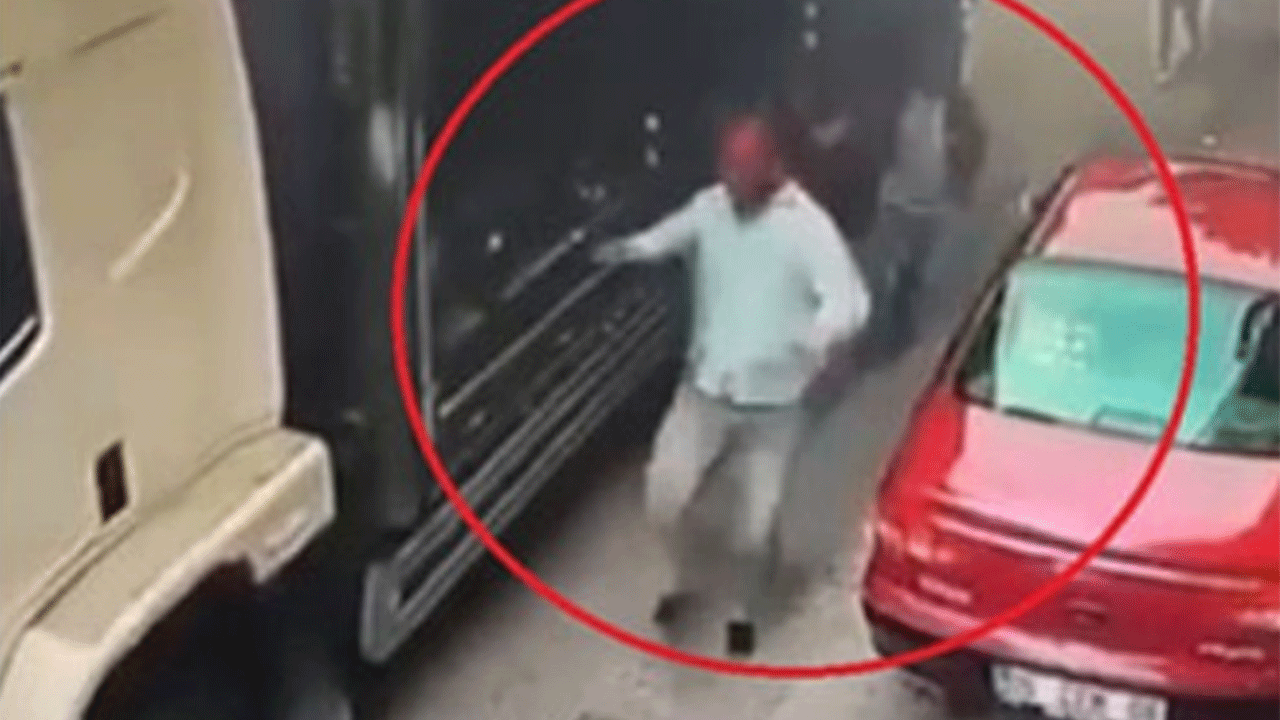 Kamyonun el frenini çekmedi! Facia anları kamerada!