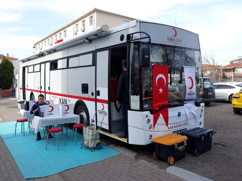 Kan bağışında yoğun katılım 