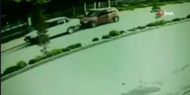 Kan donduran görüntü! İntikam peşine düşen baba kurşun yağdırdı