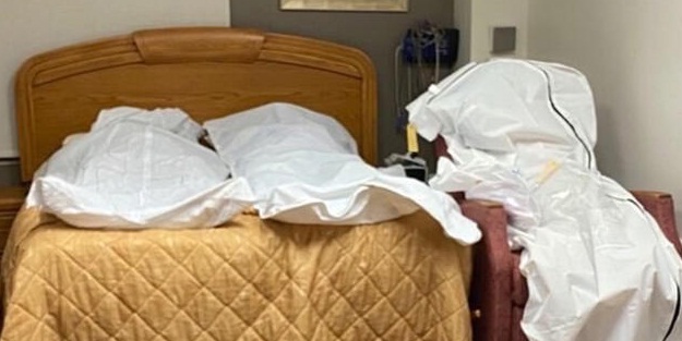 Kan donduran görüntüler! Doktor koltuğunda oturan ceset