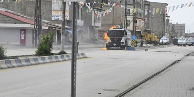 Kan emici terör yandaşları Yüksekova'yı yine karıştırdı
