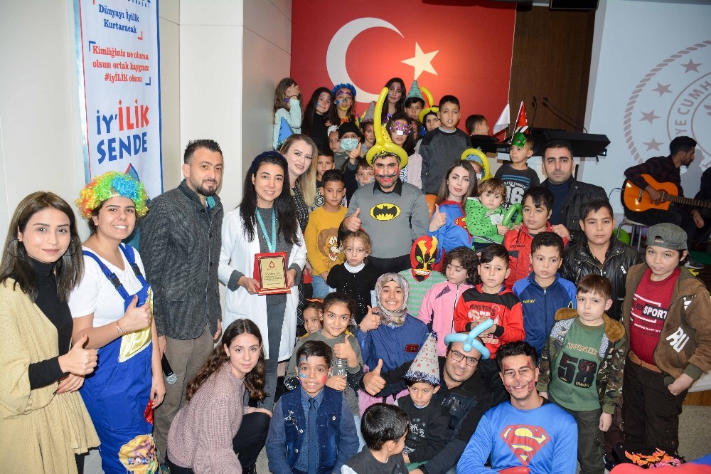 Kan hastası çocuklar yeni yılı kutladı 