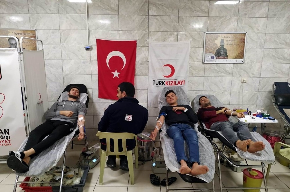 ‘Kan Ver Hayat Kurtar’ kampanyasına üniversitelerden destek 