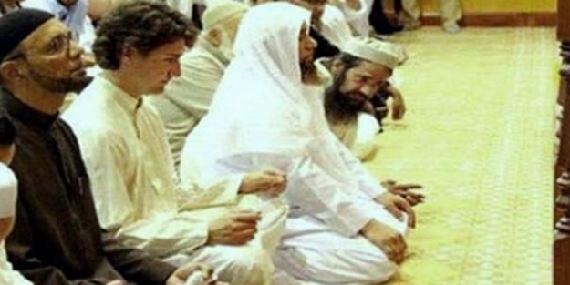 Kanada Başbakanı Müslümanlarla birlikte dua etmiş