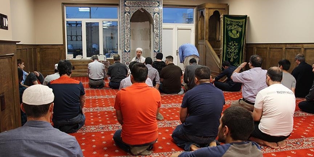 Kanada'da Mevlana Camii ibadete açıldı!