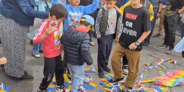 Kanada'da Müslüman ve Hristiyan ailelerden LGBT tepkisi! 'Çocuklarımızı rahat bırakın'