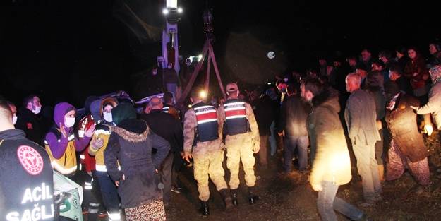 Kanala düşen araçtaki 2 kişi ile 1 kurtarma personeli hayatını kaybetti