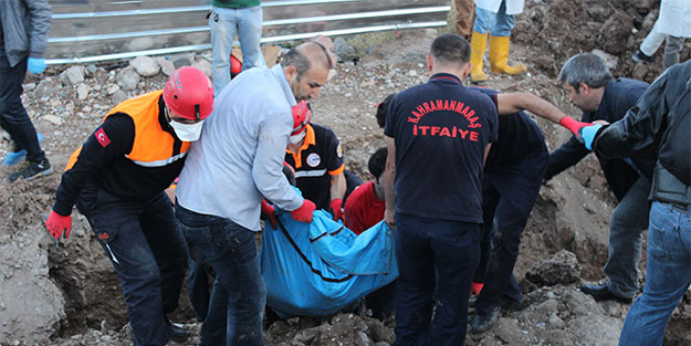 Arkadaşının başını parçaladı!