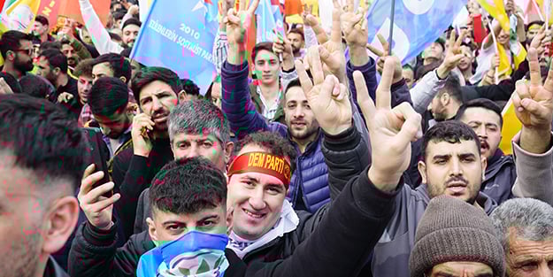 Kandil uzlaşısında buluştular! DEM'in CHP ile anlaştığı Esenyurt'ta terör mitingi