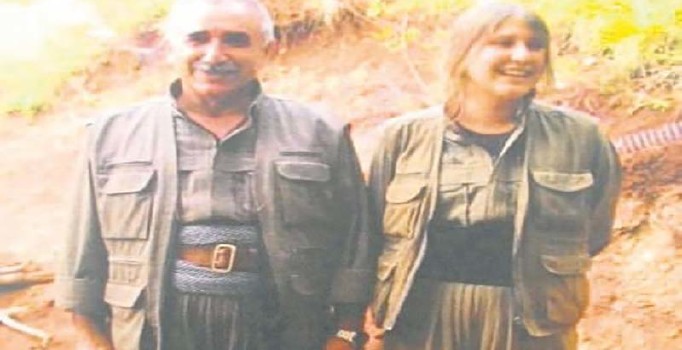 Kandil'de kadın PKK'lıların 'Kırmızı Fularlı Kız' isyanı