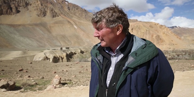 Kandil'in sözcüsü gazeteci kapıdan kovuldu!