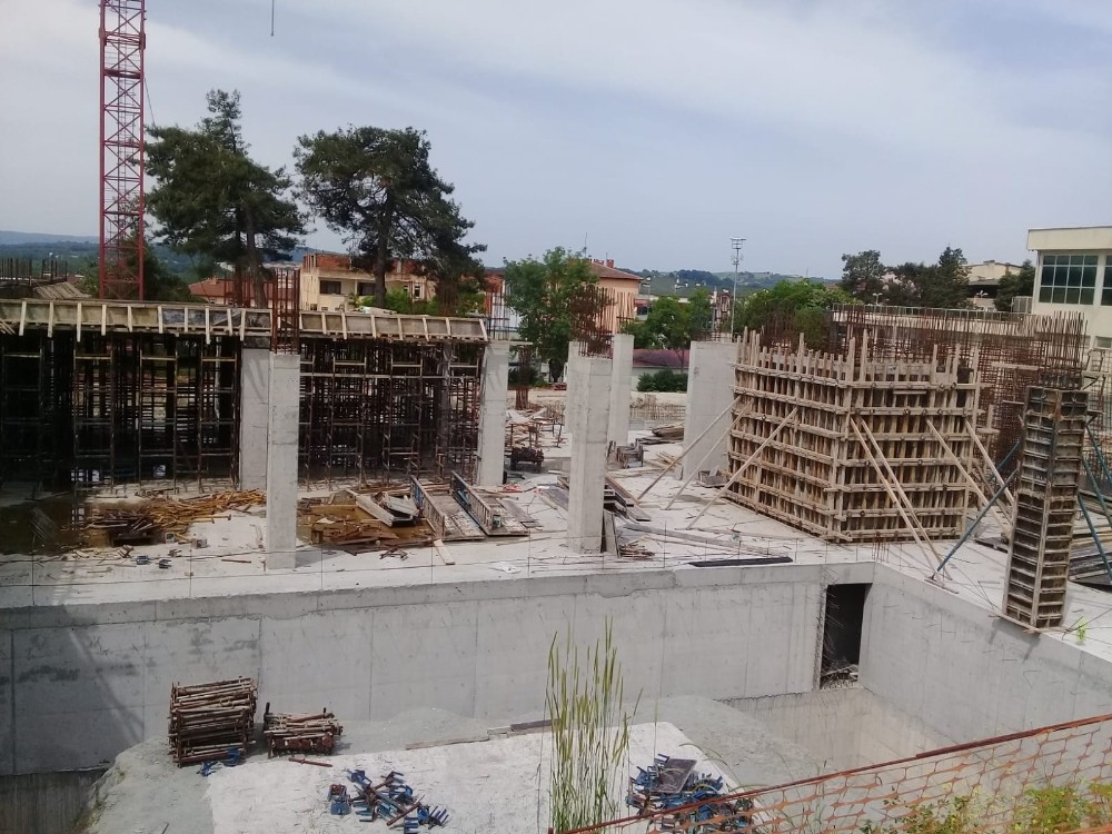 Kandıra Belediyesi’nin yeni hizmet binasında çalışmalar sürüyor 
