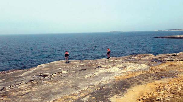 Kandıra ilçesinde bulunan Pembe Kayalıklar'da intihar nöbeti