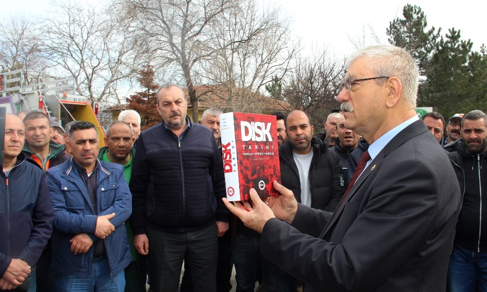 Kani Beko işçi kütüphanesinin konuğu oldu 