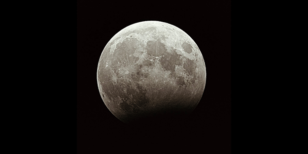 Kanlı Ay tutulması Aydın semalarından böyle görüntülendi